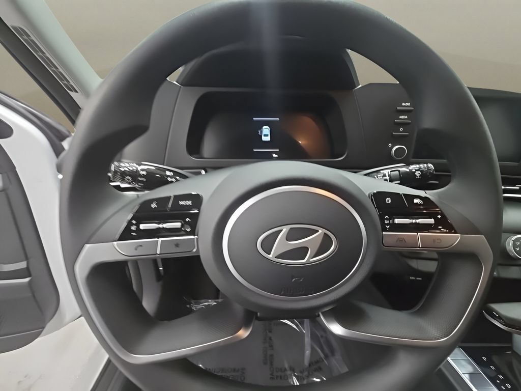 New 2026 Hyundai Elantra SE FWD image 30
