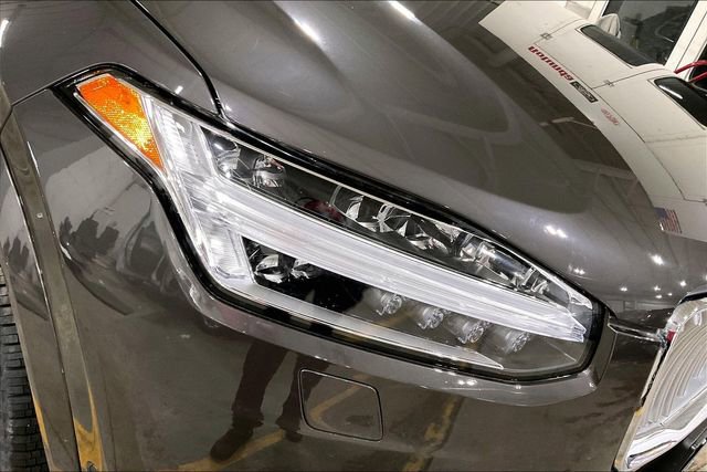 Certified 2023 Volvo XC90 B6 Ultimate w/ Lounge Package image 31