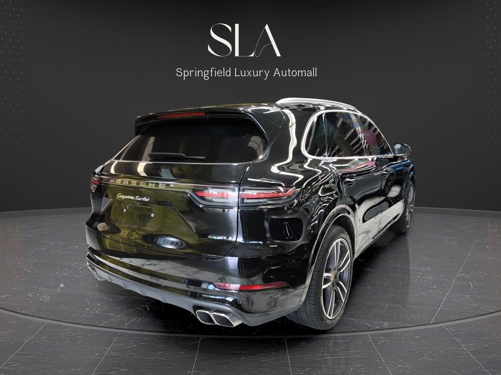 Used 2023 Porsche Cayenne Turbo image 2