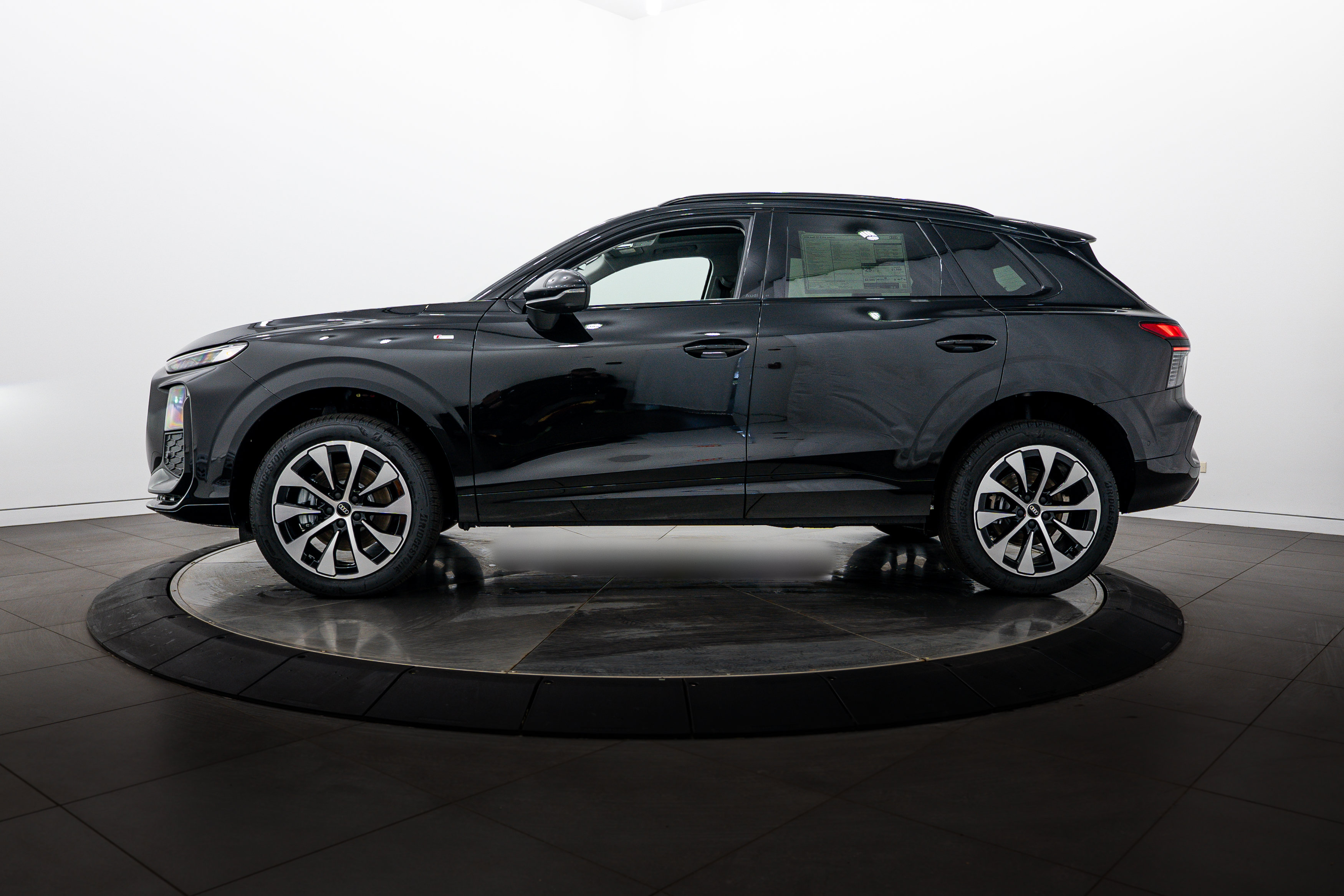New 2026 Audi Q3 quattro 2.0T AWD/4WD image 6