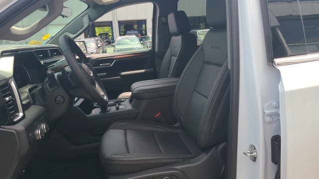 New 2026 GMC Sierra 1500 Denali w/ Denali Reserve Package AWD/4WD image 13