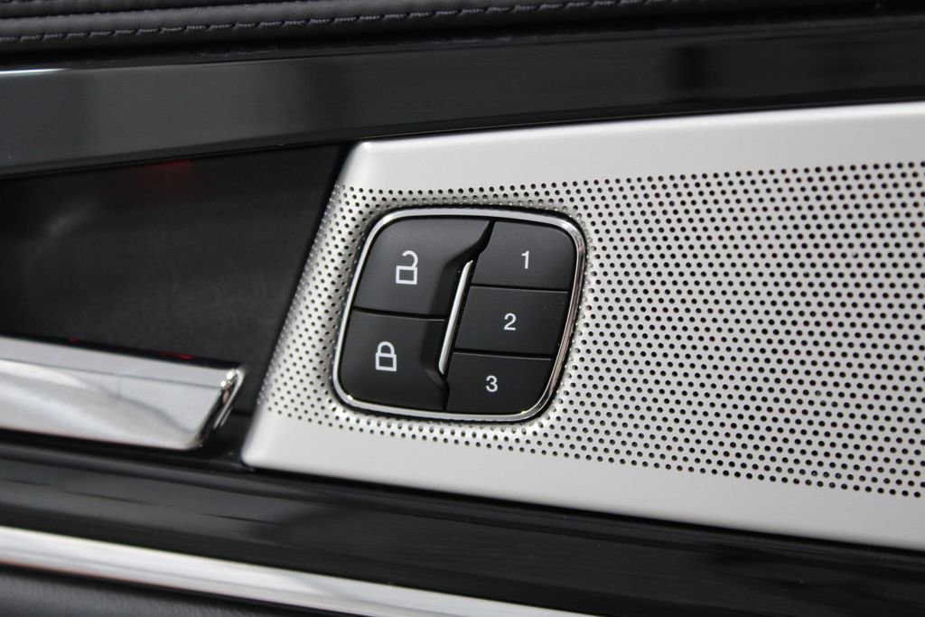 Used 2023 Lincoln Nautilus Black Label w/ Cargo Utility Package image 27