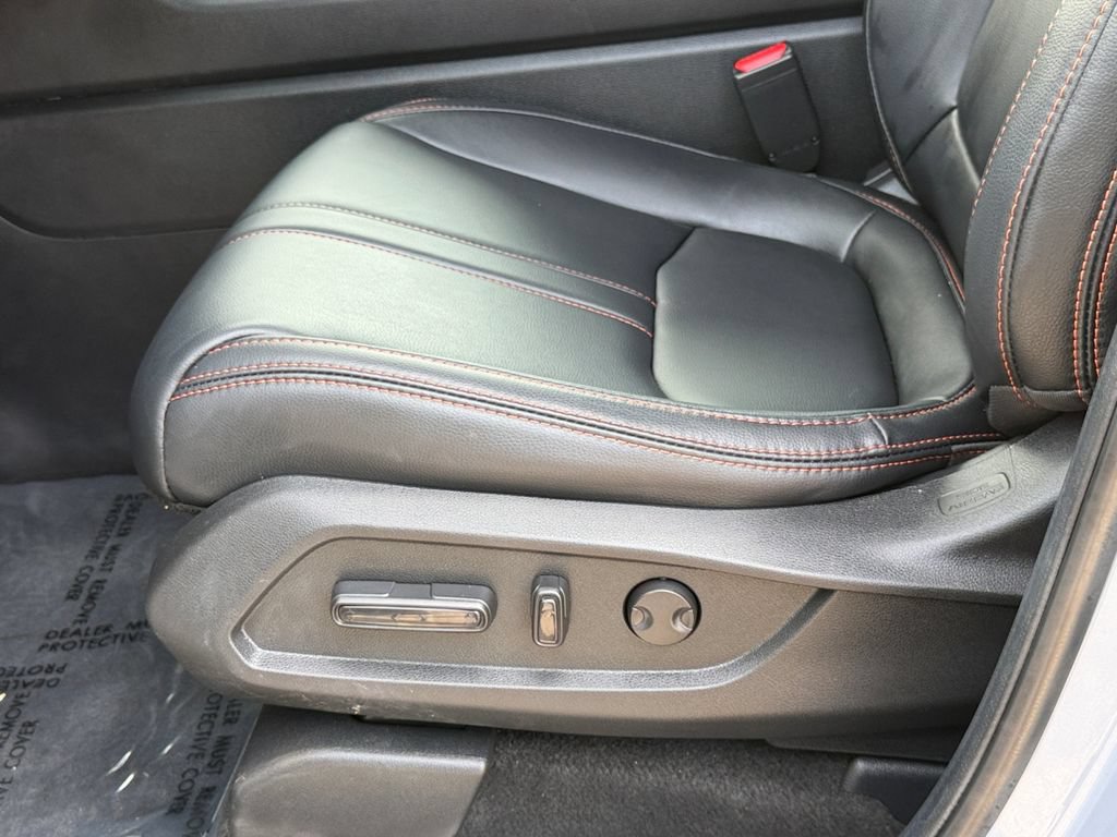 Used 2025 Honda Pilot TrailSport image 17