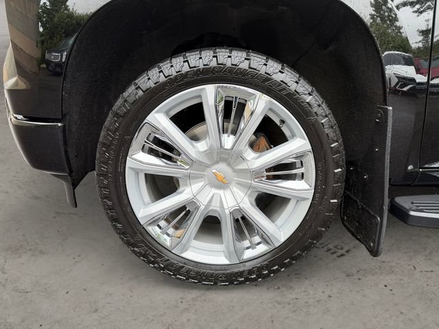 Used 2024 Chevrolet Silverado 1500 High Country w/ High Country Premium Package AWD/4WD image 14