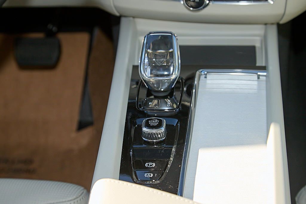 New 2026 Volvo XC60 B5 Ultra w/ Protection Package Premier image 26