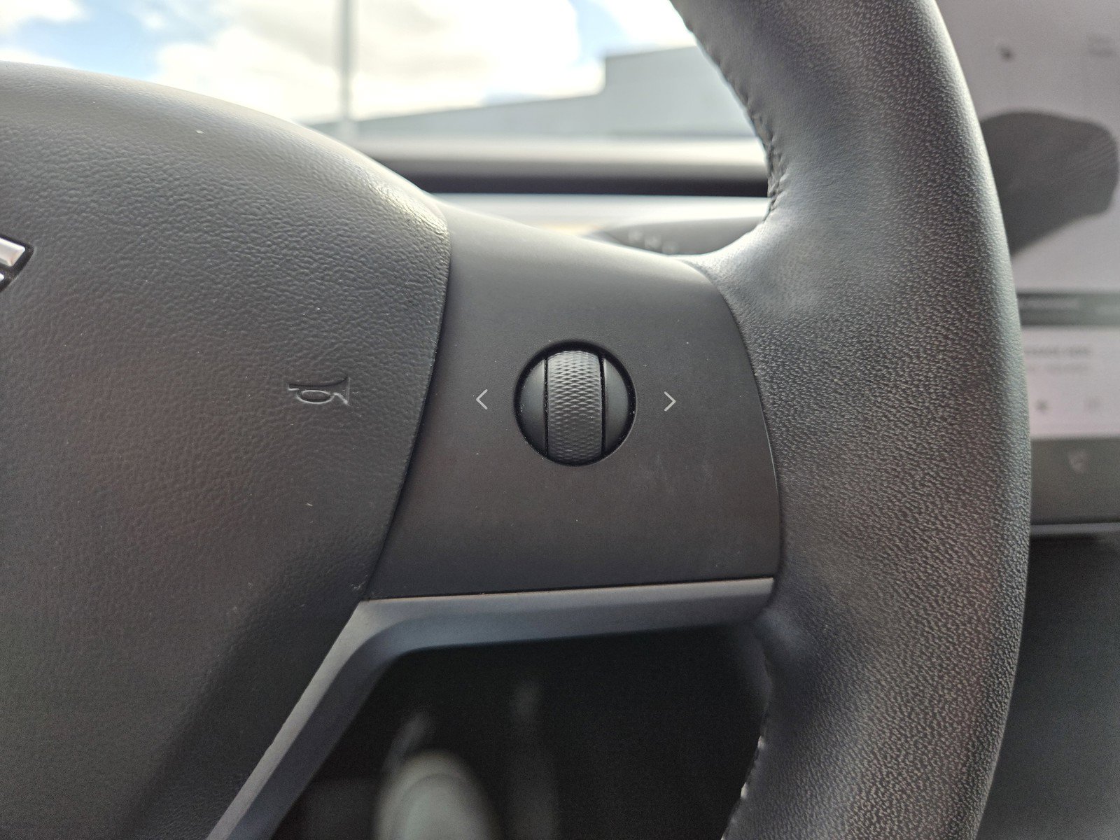 Used 2020 Tesla Model Y Long Range AWD/4WD image 16