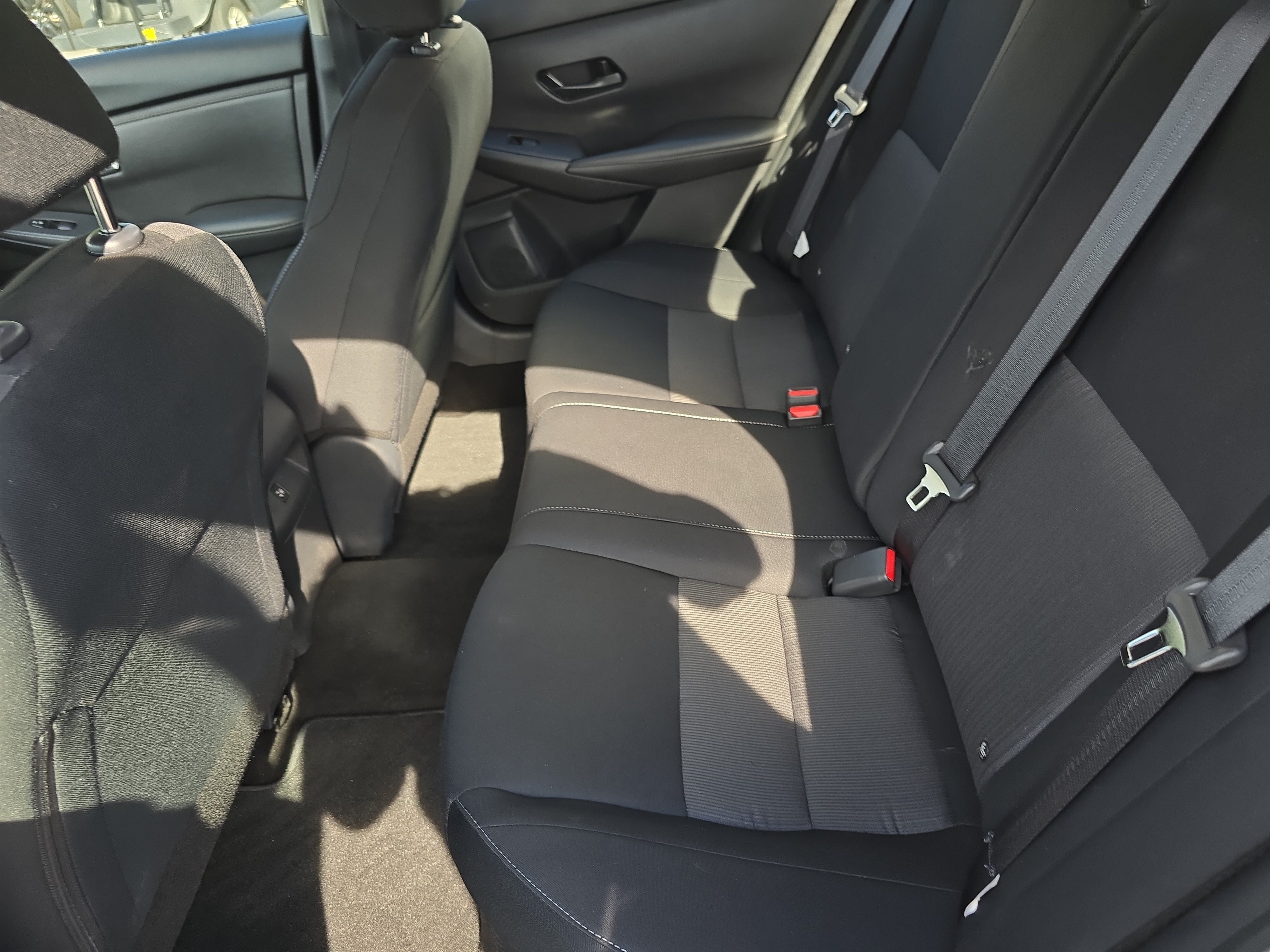 Used 2024 Nissan Sentra SV FWD image 14