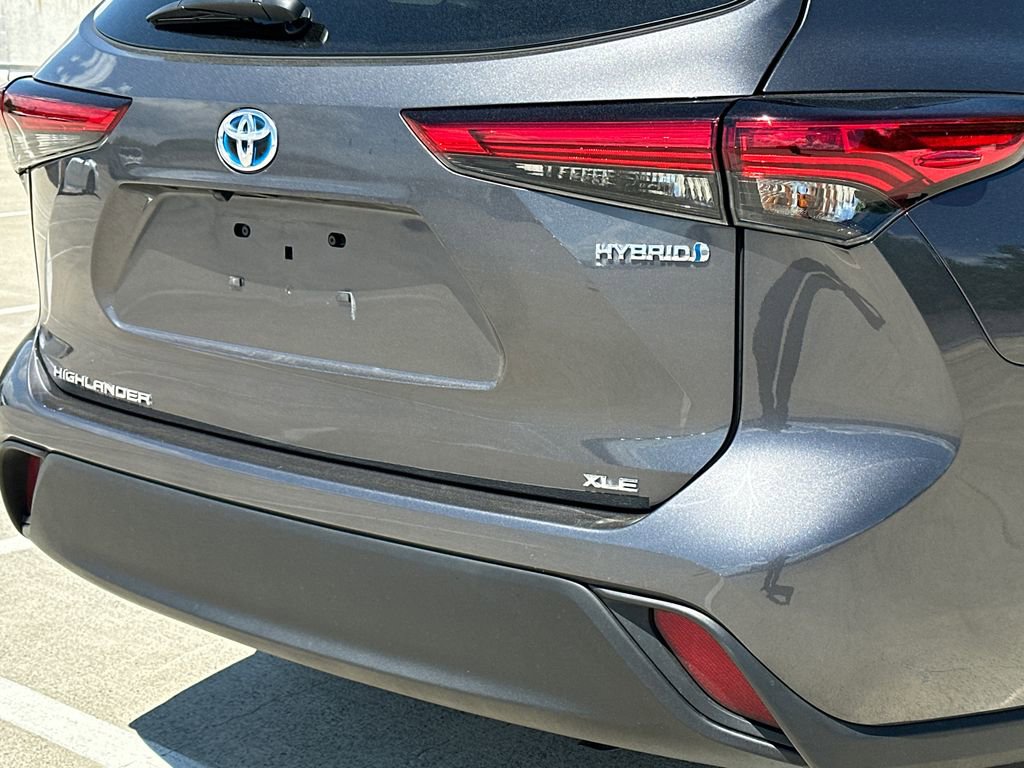 Used 2023 Toyota Highlander XLE image 5