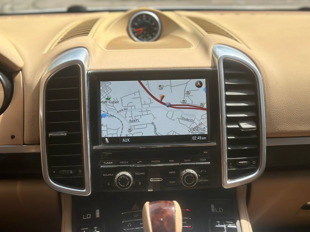 Used 2013 Porsche Cayenne Diesel AWD/4WD image 15