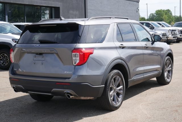 Used 2023 Ford Explorer XLT w/ Equipment Group 202A AWD/4WD image 13