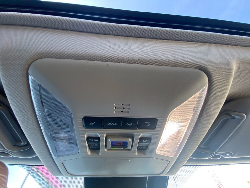 Used 2023 Toyota RAV4 XLE Premium image 21