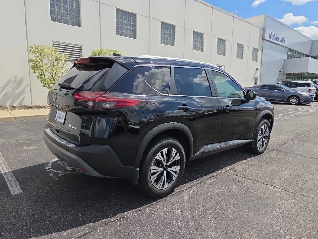 Used 2022 Nissan Rogue SV w/ SV Premium Package image 8