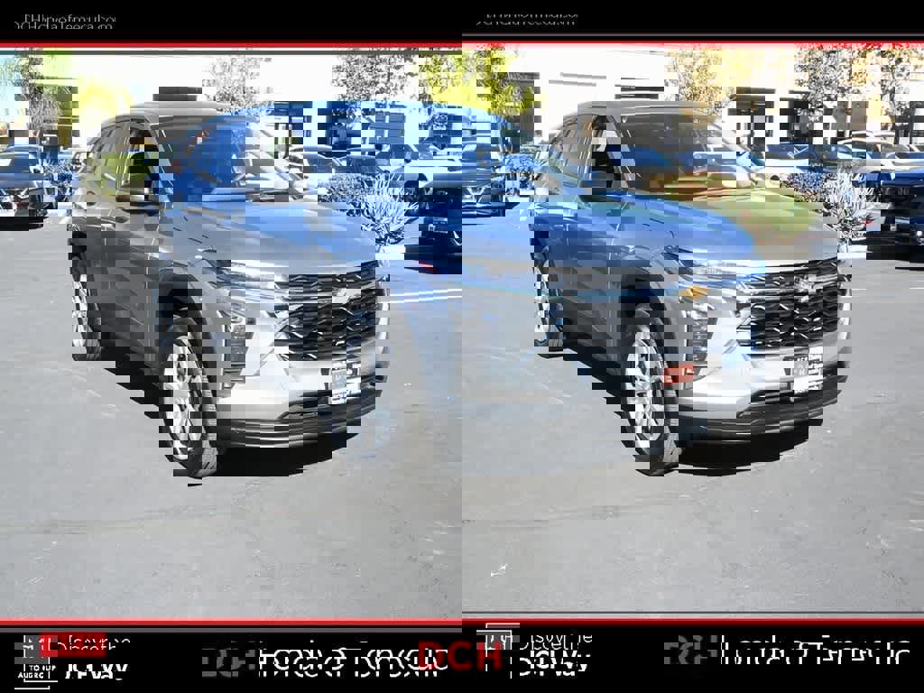 Used 2024 Chevrolet Trax LS w/ Driver Confidence Package image 3