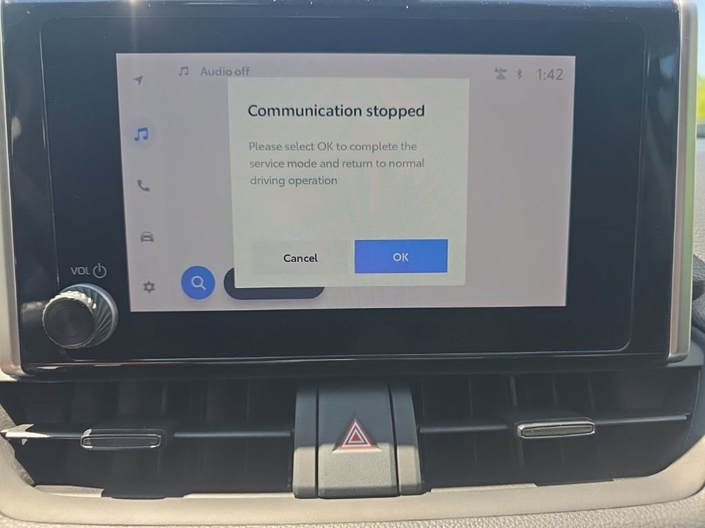 Used 2024 Toyota RAV4 XLE FWD image 28