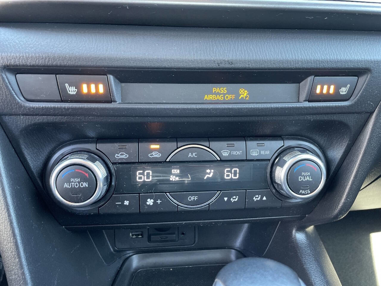 Used 2017 MAZDA MAZDA3 Grand Touring image 13