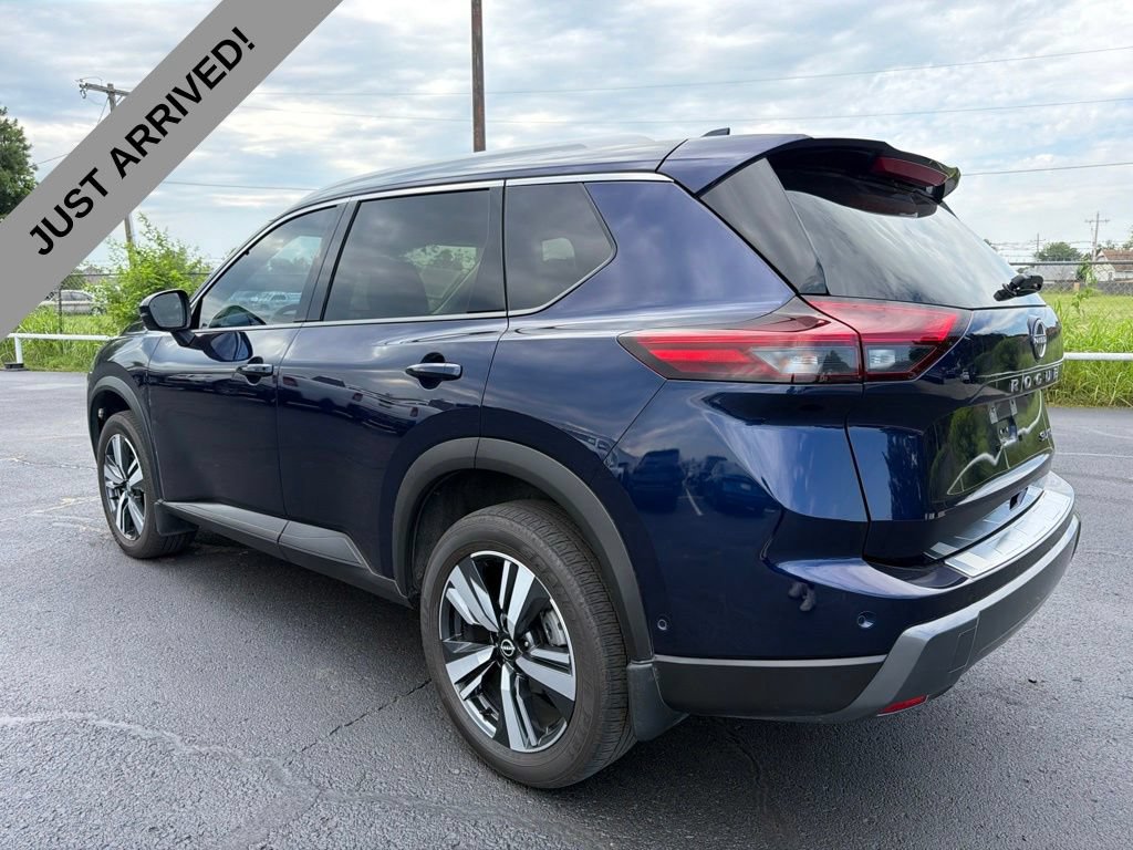 Certified 2025 Nissan Rogue SL w/ Tech Package AWD/4WD image 7