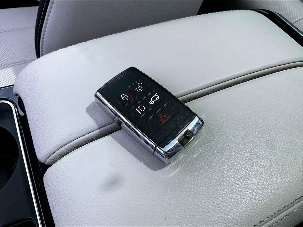 Used 2021 Land Rover Range Rover Velar S AWD/4WD image 33