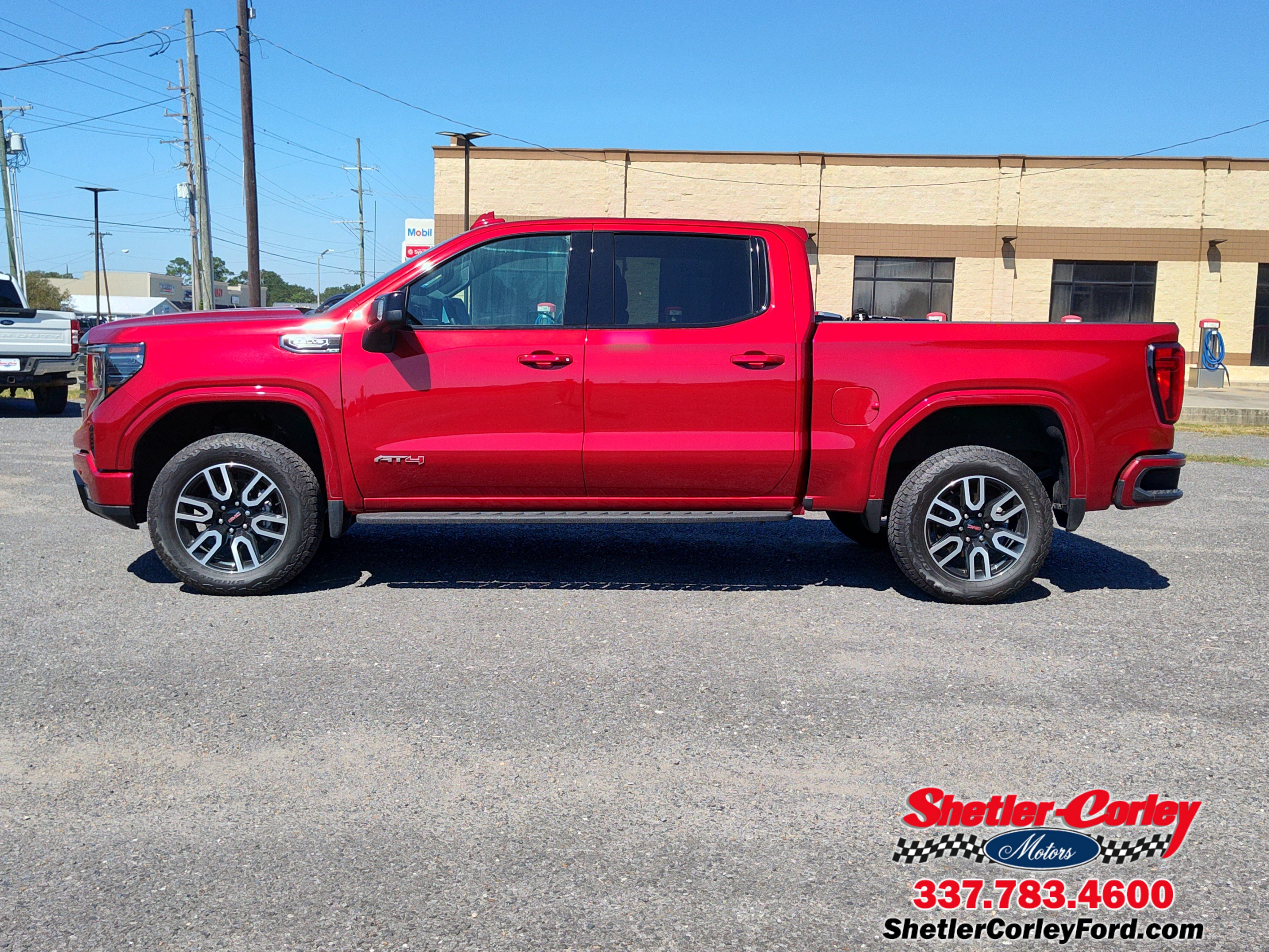 Used 2024 GMC Sierra 1500 AT4 w/ Technology Package image 3