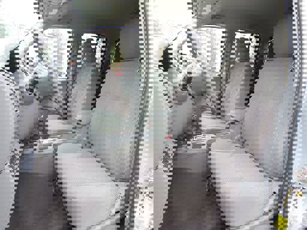 Used 2019 Nissan Frontier SV image 13