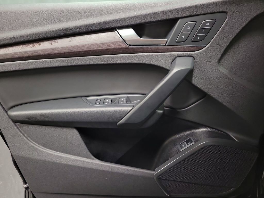 Used 2021 Audi Q5 2.0T Premium w/ Convenience Package image 23