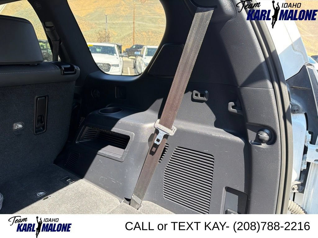 Used 2023 Lexus GX 460 Premium w/ Accessory Package AWD/4WD image 10