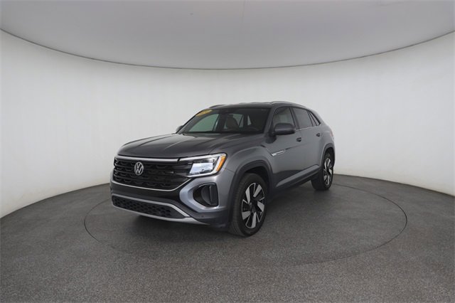 Used 2024 Volkswagen Atlas Cross Sport SE image 2