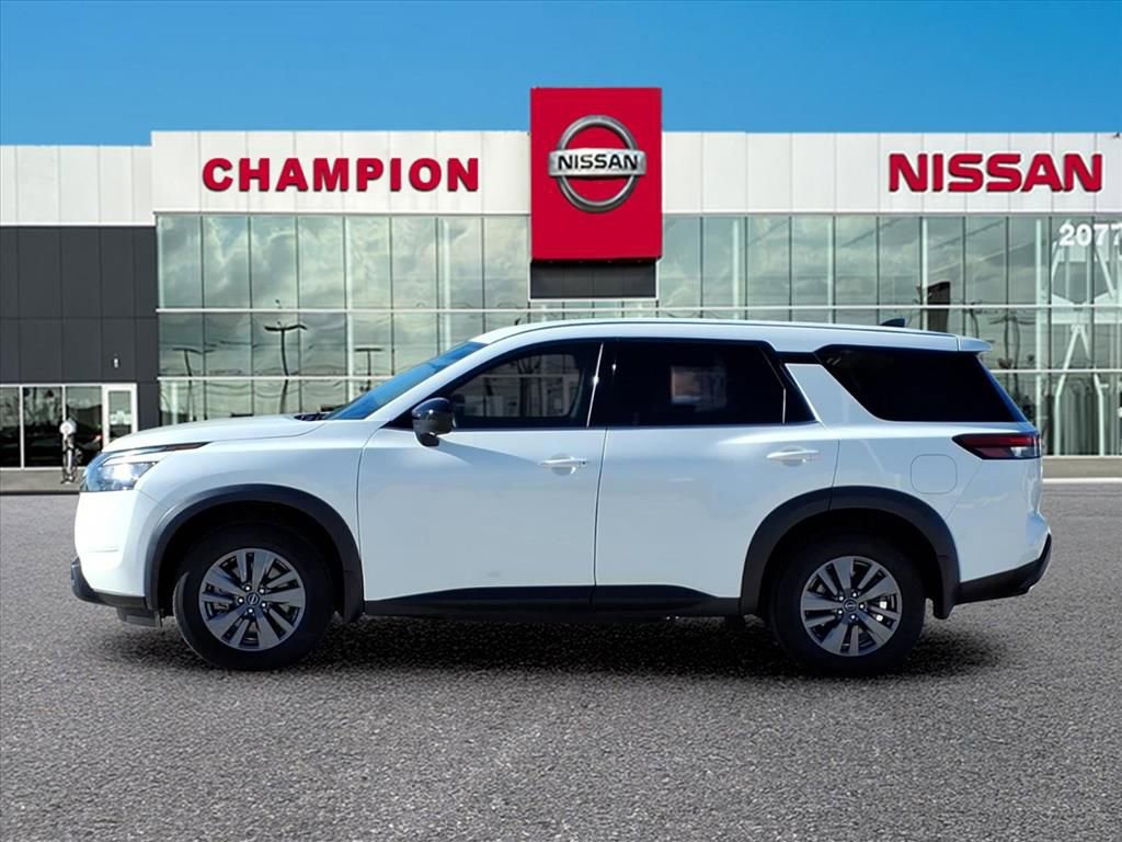 Used 2024 Nissan Pathfinder S image 4