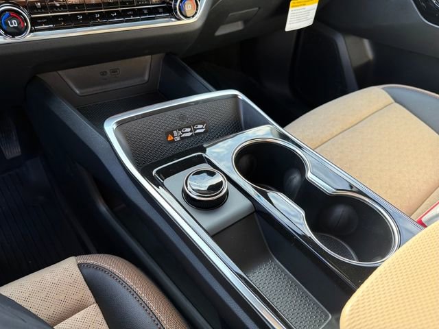 New 2026 Chevrolet Equinox ACTIV w/ Convenience Package III FWD image 32
