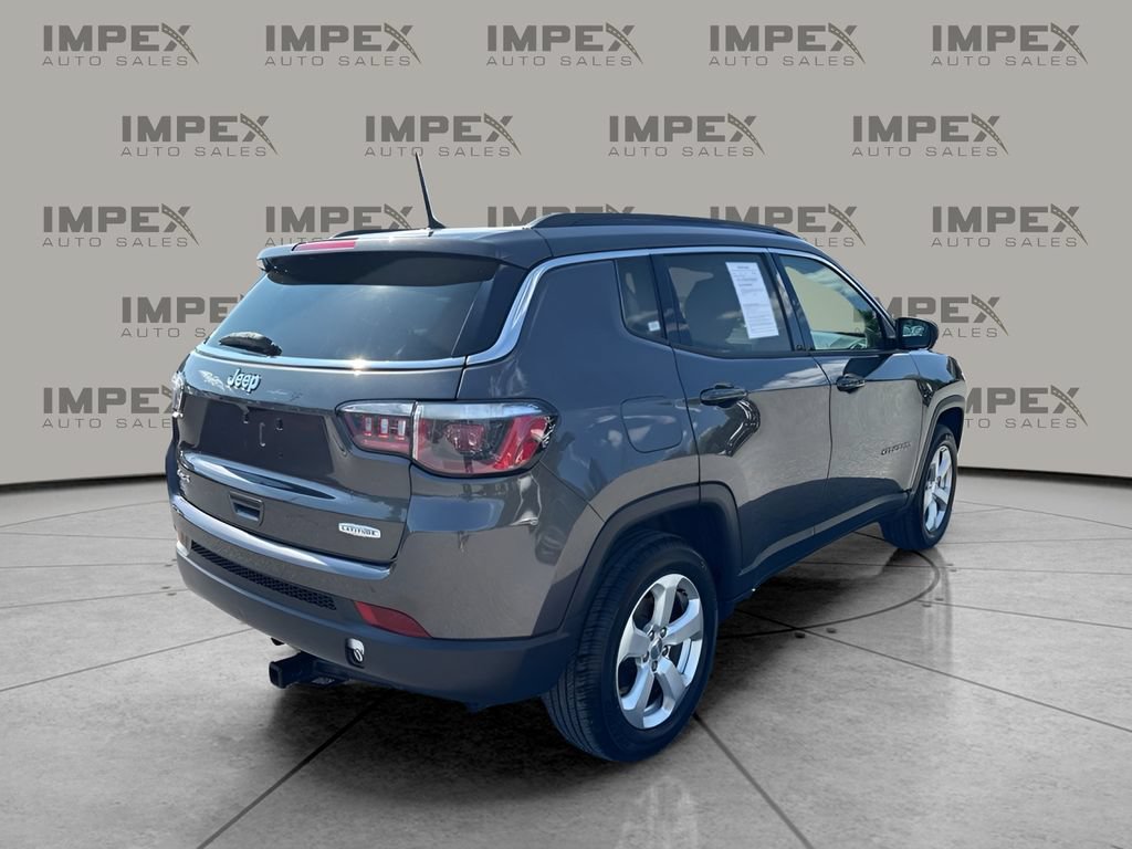 Used 2018 Jeep Compass Latitude w/ Cold Weather Group AWD/4WD image 3