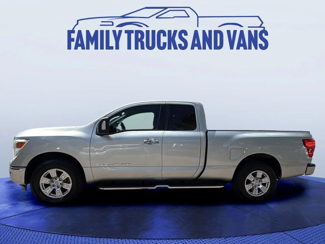 Used 2018 Nissan Titan SV w/ SV Utility Package AWD/4WD image 2