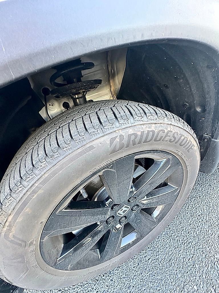 Used 2025 Honda Pilot Black Edition image 4