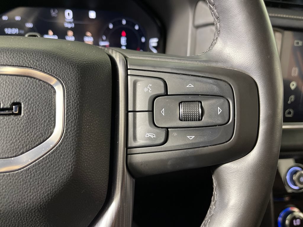 Used 2023 GMC Yukon Denali Ultimate AWD/4WD image 29