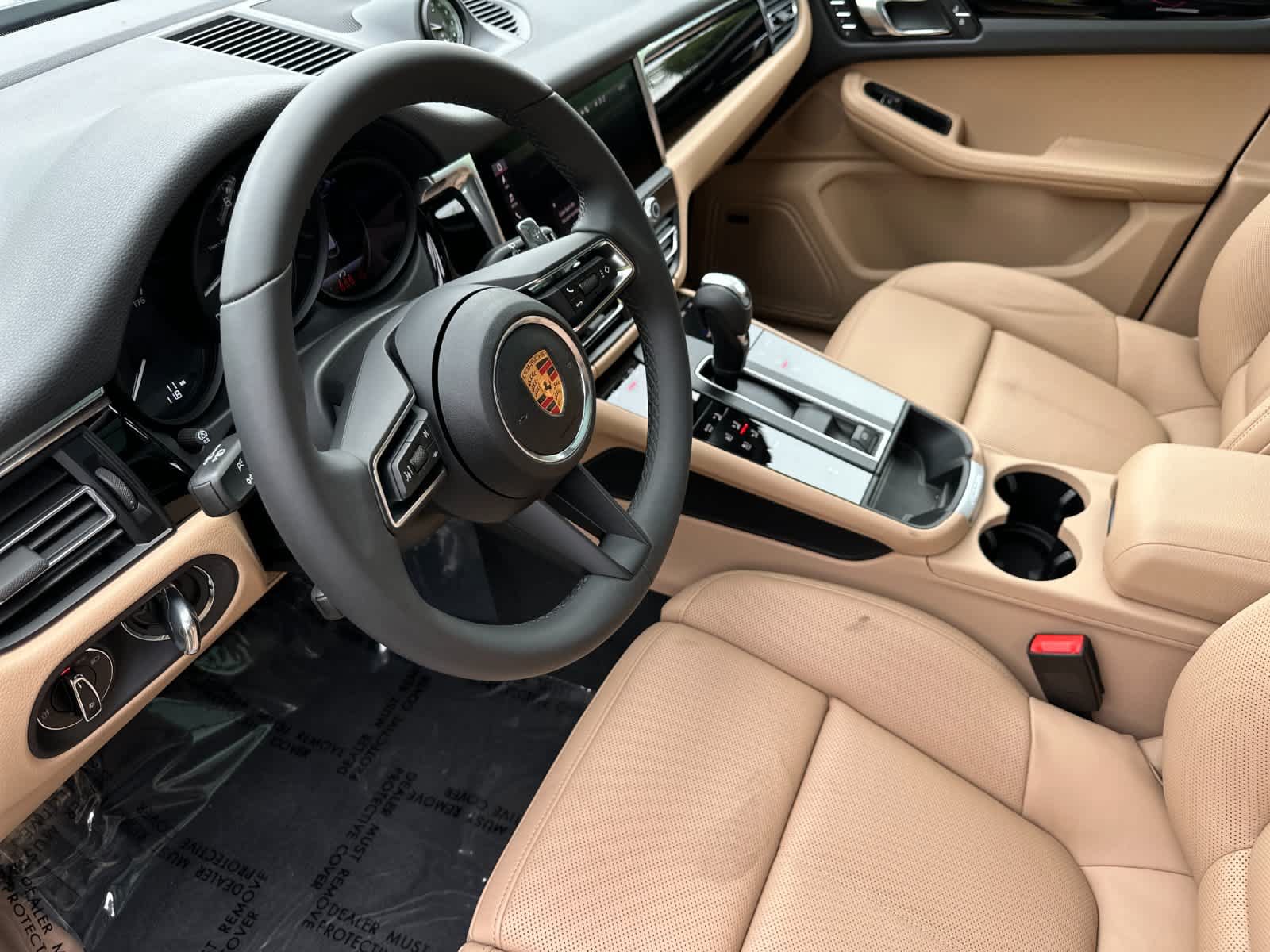 New 2026 Porsche Macan AWD/4WD image 4