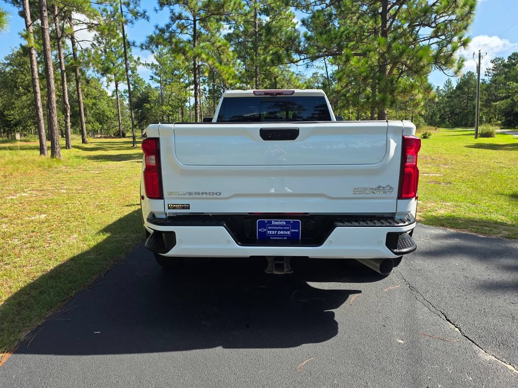 Used 2022 Chevrolet Silverado 3500 High Country w/ Technology Package AWD/4WD image 4