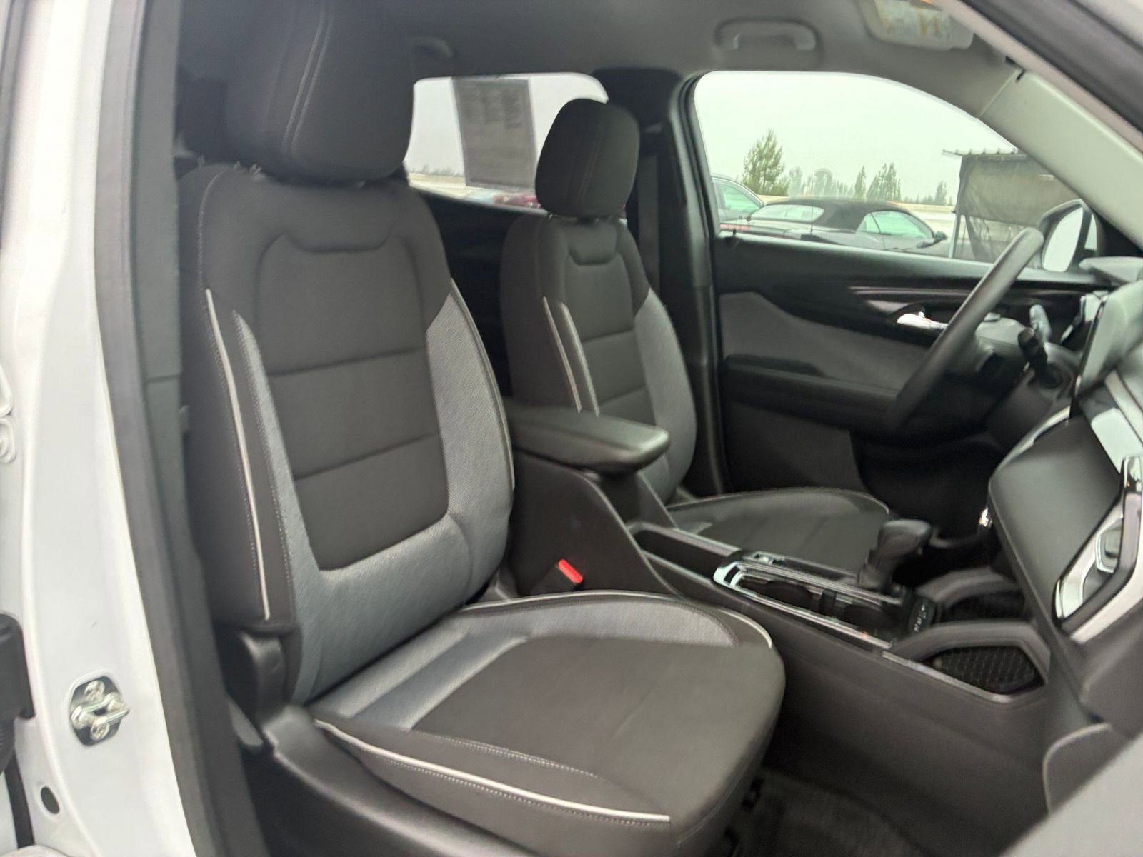 Used 2025 Chevrolet TrailBlazer LT image 34