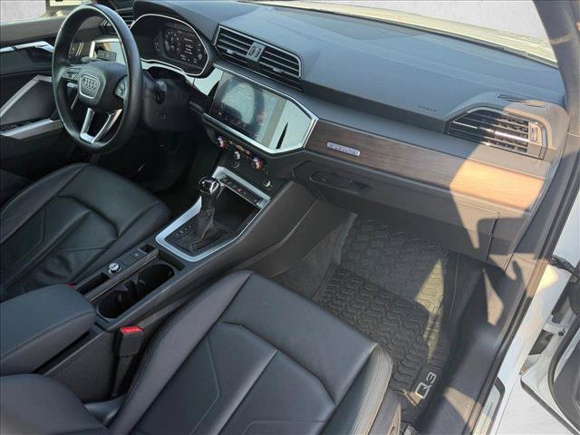 Used 2022 Audi Q3 2.0T Premium Plus w/ Premium Plus Package AWD/4WD image 25
