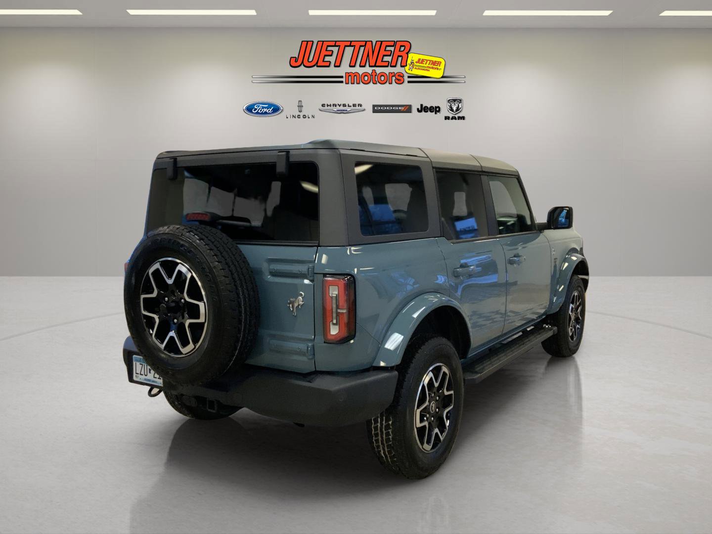 Used 2023 Ford Bronco Outer Banks image 9