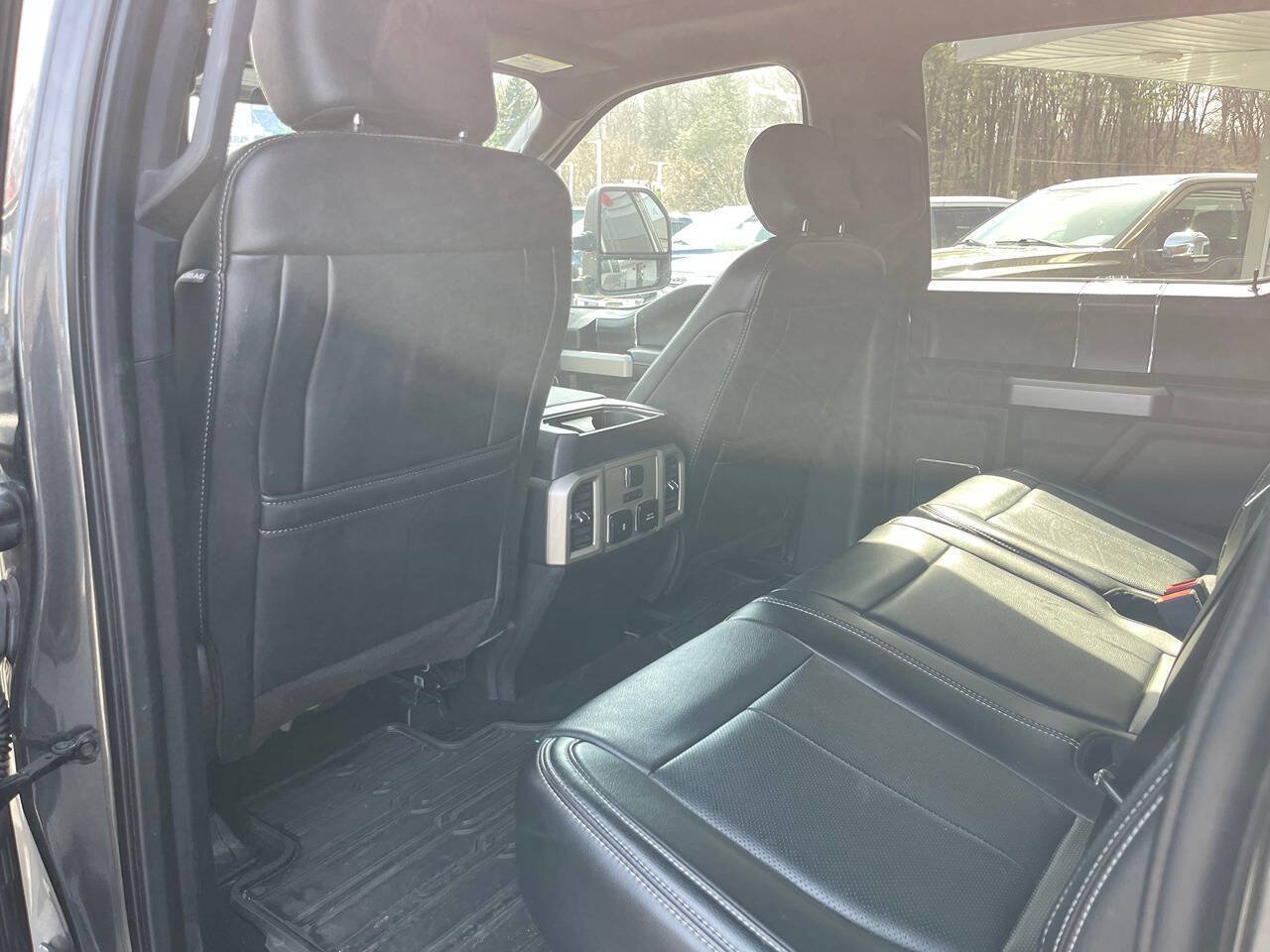 Used 2019 Ford F150 Lariat w/ Equipment Group 502A Luxury AWD/4WD image 24