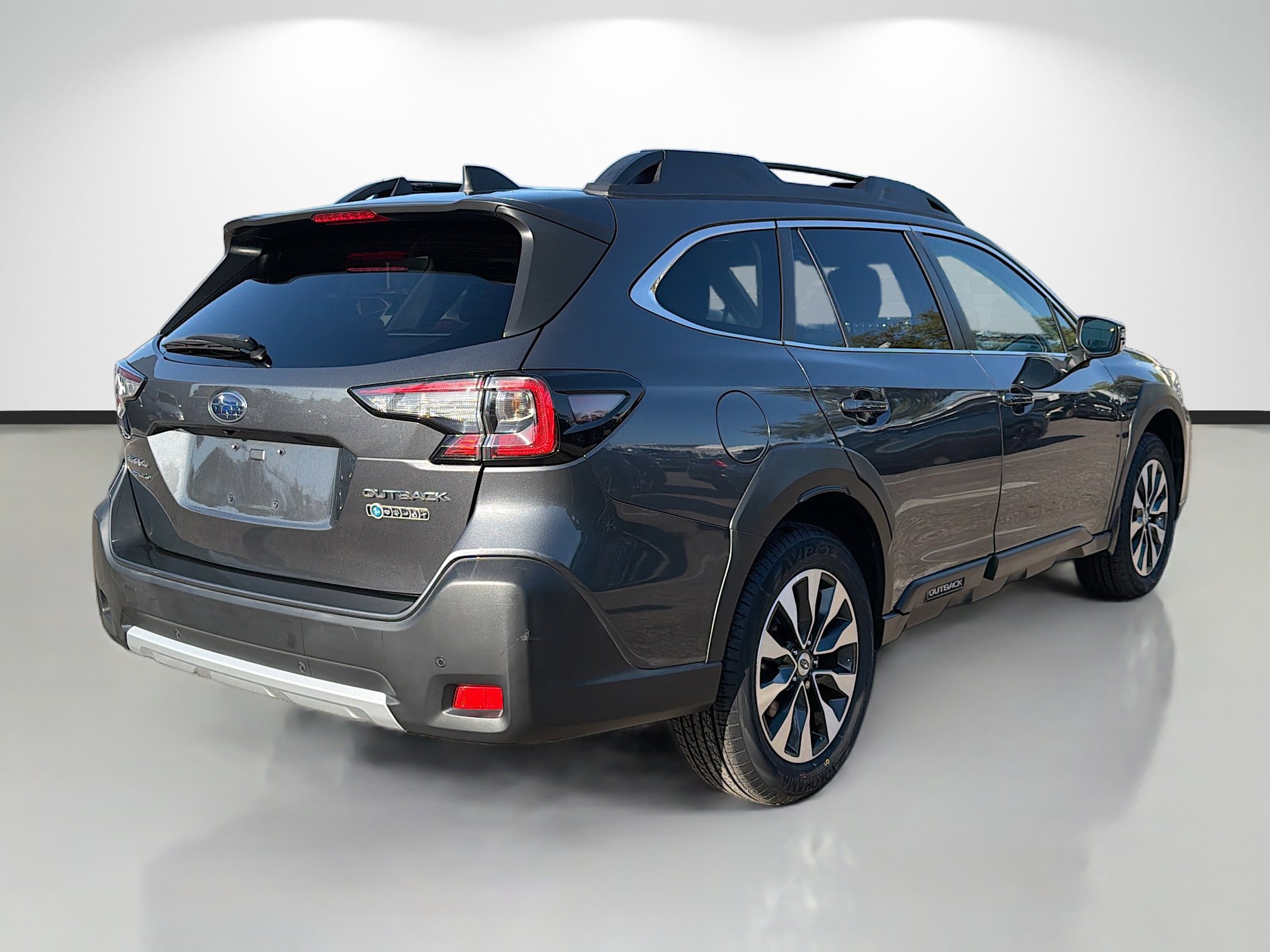 Certified 2023 Subaru Outback Limited image 3