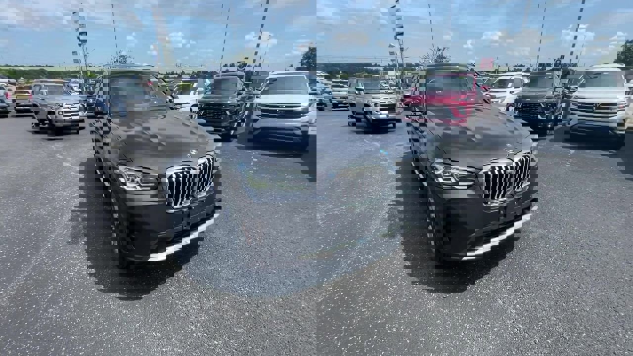 Used 2023 BMW X3 xDrive30i image 3