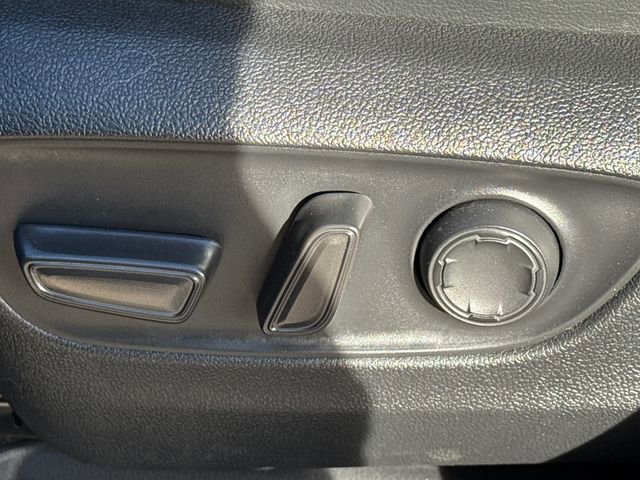 Used 2025 Toyota Sienna XLE Woodland Edition image 24