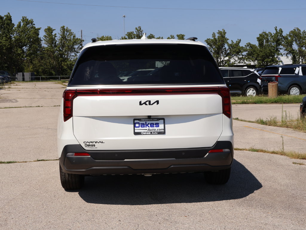 New 2027 Kia Carnival SX w/ Dark Edition Package FWD image 6
