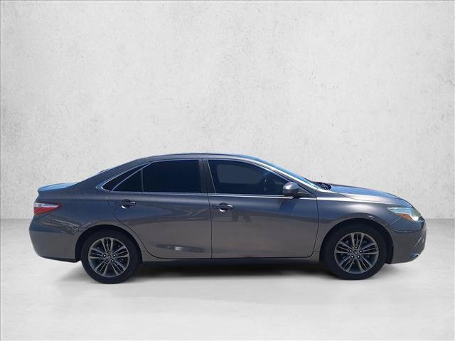 Used 2016 Toyota Camry SE w/ Moonroof Package FWD image 4