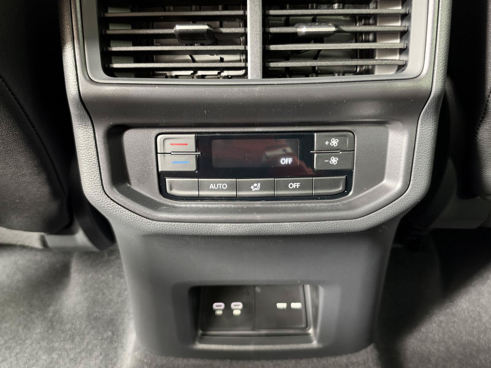 New 2026 Volkswagen Atlas SE FWD image 25