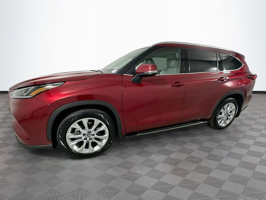 Used 2022 Toyota Highlander Limited AWD/4WD image 4