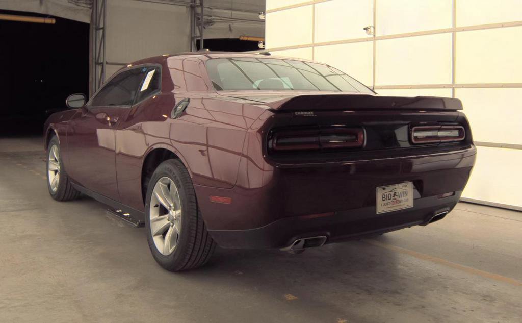 Used 2019 Dodge Challenger SXT image 4