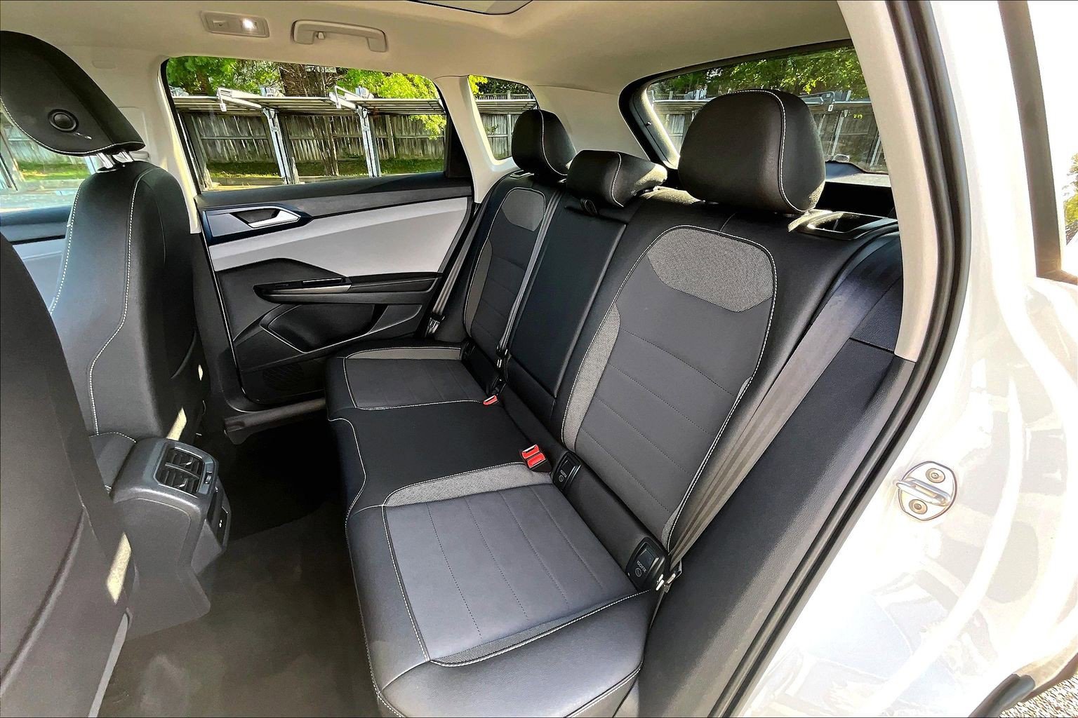 Used 2024 Volkswagen Taos SE FWD image 25