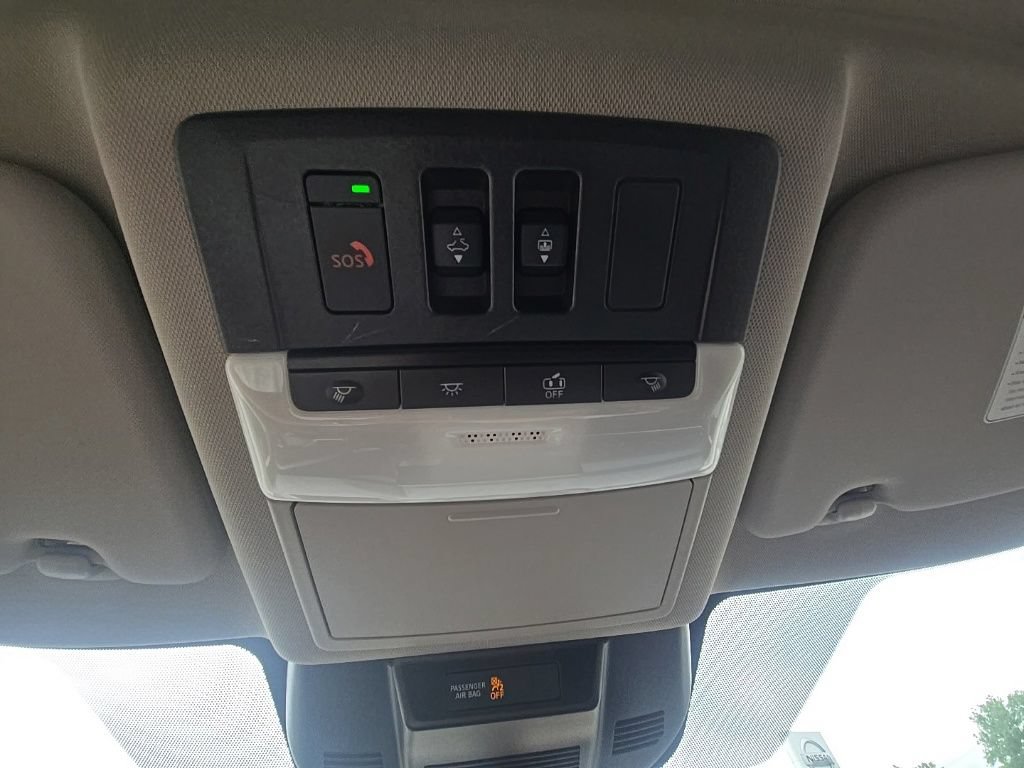 Used 2025 Nissan Rogue Platinum w/ Platinum Premium Package AWD/4WD image 22