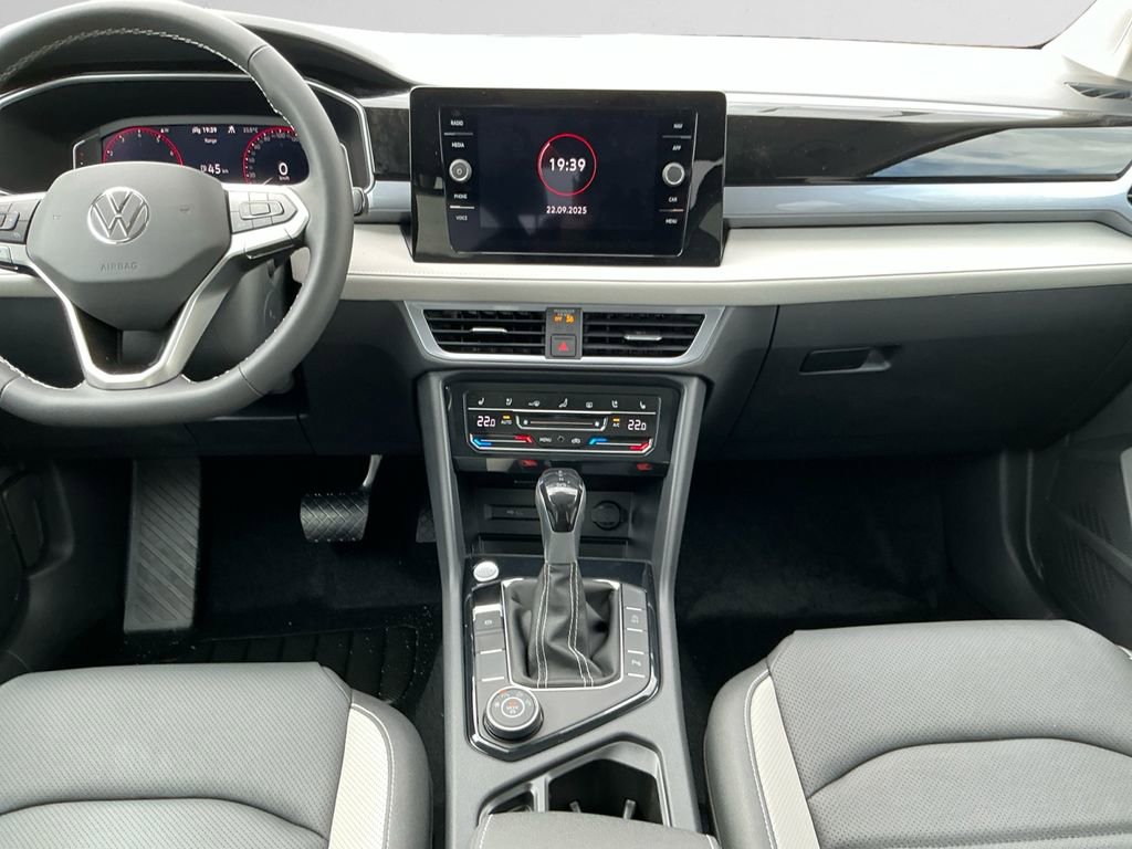 New 2025 Volkswagen Taos SEL image 11