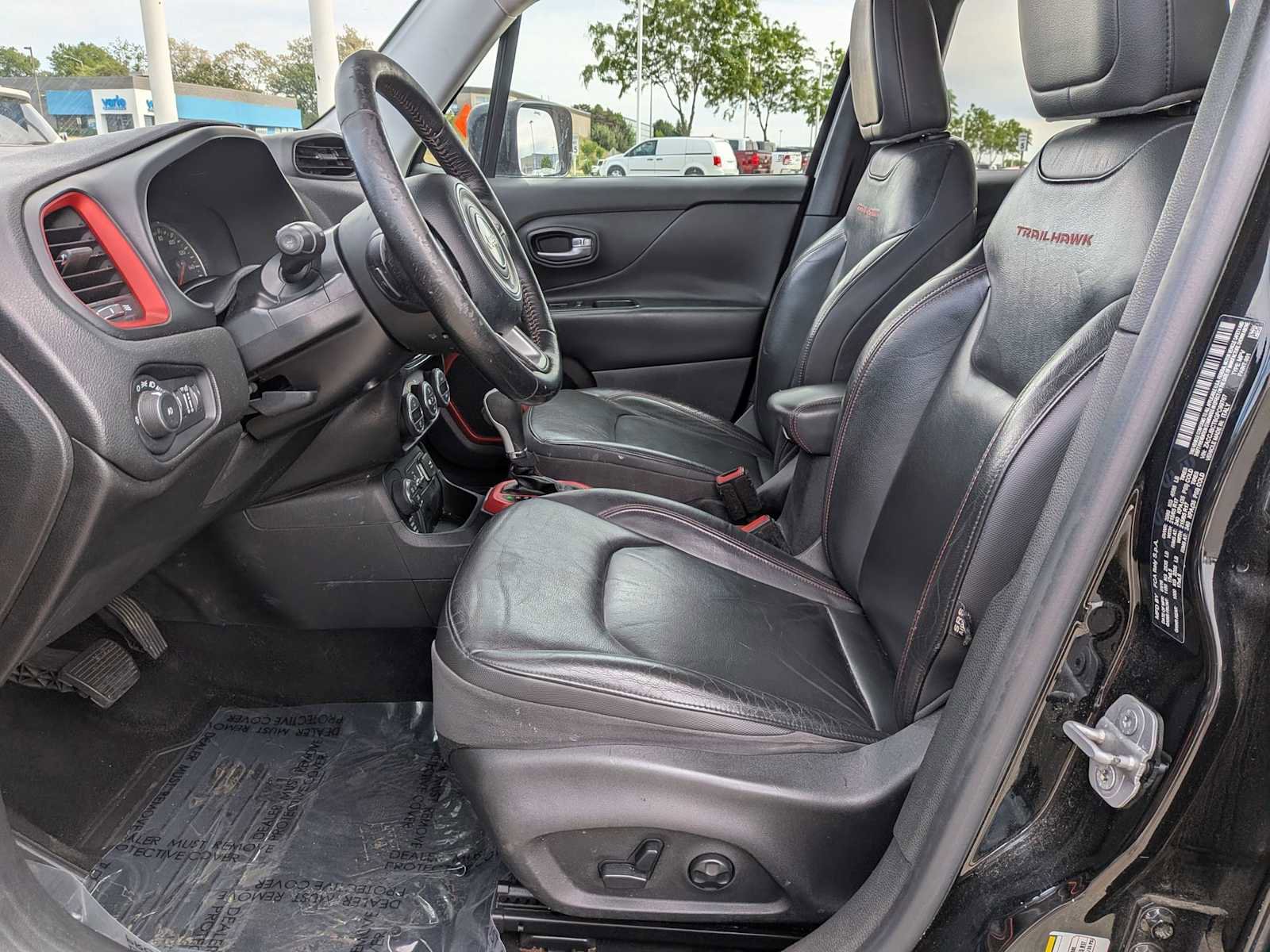 Used 2016 Jeep Renegade Trailhawk w/ Premium Trailhawk Package AWD/4WD image 15